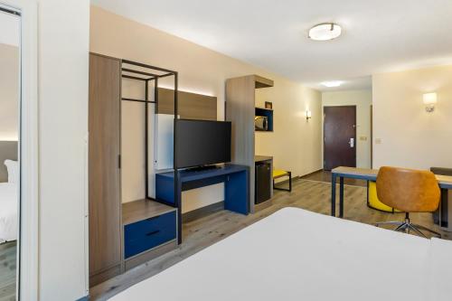 Comfort Inn & Suites