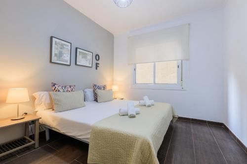 Lodging Corsega - Apartment 3 bedrooms next to Sagrada Familia