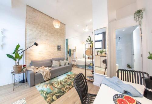 AL5 Seaside Bliss-stylish loft steps from Malvarrosa, Valencie (fotografie 4)
