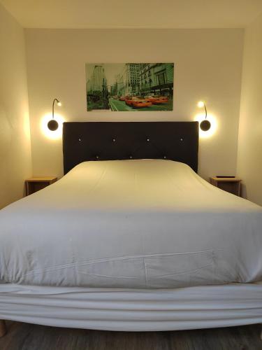 FASTHOTEL PARIS OUEST BOUAFLE - image 10
