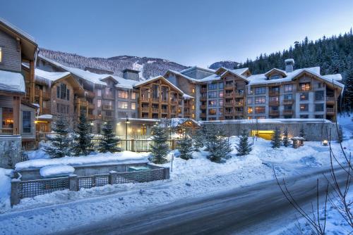 First Tracks Lodge - Accommodation - Whistler Blackcomb