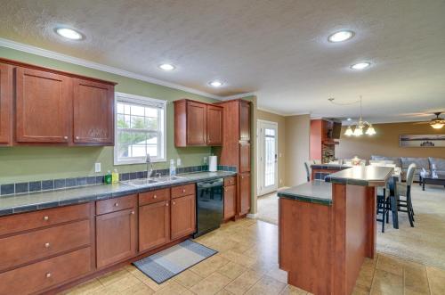 Quiet Albany Retreat Near Dale Hollow Lake! in Albany, USA