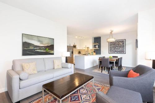 Taluswood The Bluffs 13 | Stunning Mountain View Townhome w/ Ski Access & Shared Hot Tub in Whistler, Canada