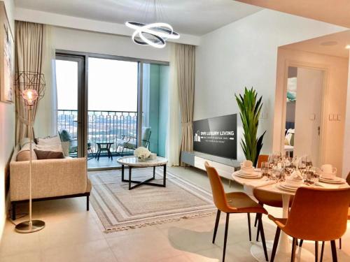 Luxurious 1-bedroom With Skyline View In Downtown Views Ii, Dubaj