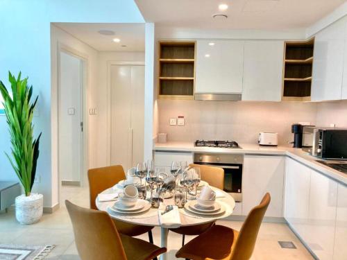 Luxurious 1-bedroom With Skyline View In Downtown Views Ii, Dubai (photo 2)