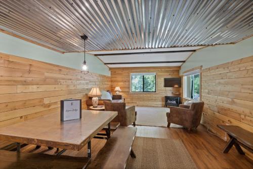 2 bedrooms, 3 beds