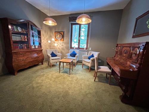 สิ่งอำนวยความสะดวกเพื่อการสันทนาการ, วิลลา ทอสกานา (Villa Toscana) in ฟุสเซน