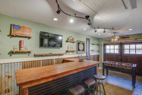 Game Room and Fire Pit Family-Friendly Aubrey Home in Pilot Point (TX)