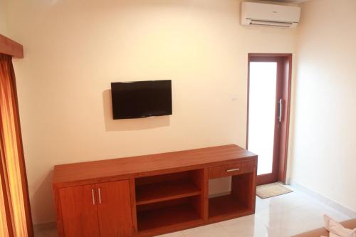Superior Double or Twin Room with Pool View image 10