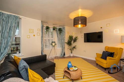 Sandby House, Nottingham, parking sleeps 10