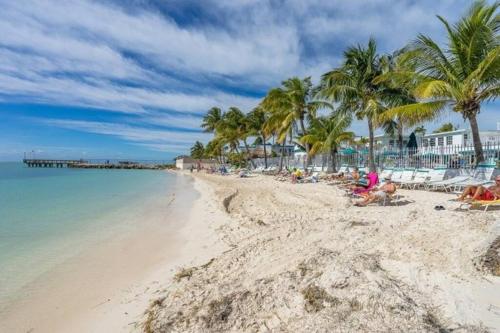 Waterfront House with 37ft Dock & Cabana Club in Key Colony Beach, USA