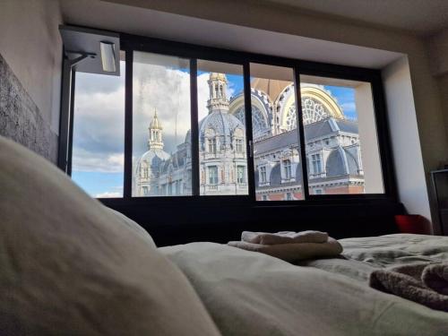 Stunning View + Japan Design Bed @ Central Station, Amberes (foto 8)