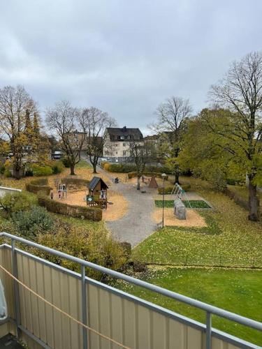 兒童遊樂場, Härligt stort boende i perfekt läge (Harligt stort boende i perfekt lage) in 博拉斯市中心