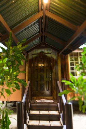 M&A Riverside Beach Bungalows in เกาะบาเบลดาวบ์