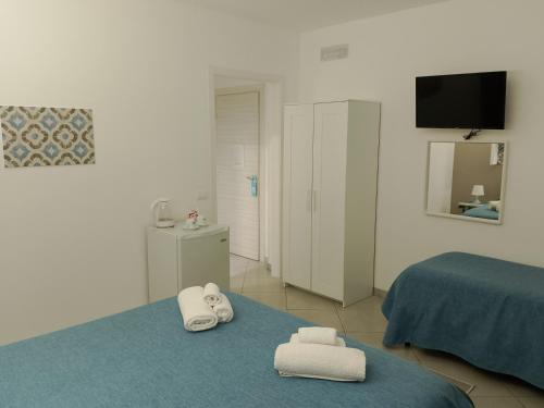 Budget Triple Room image 5