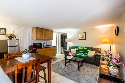 Emerald City Studio Suite - Apartment - Eugene