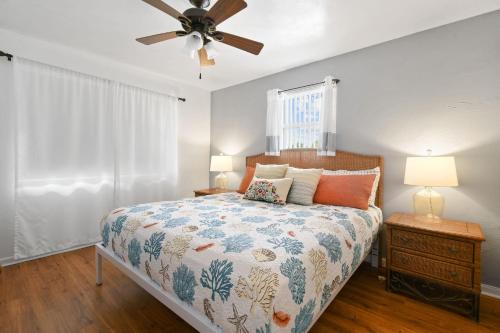Sunshine shores boutique apartments in Palm Beach Shores, USA