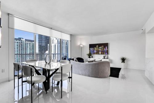 Rooms of Luxe Brickell Gem with Huge Balcony n Ocean Views