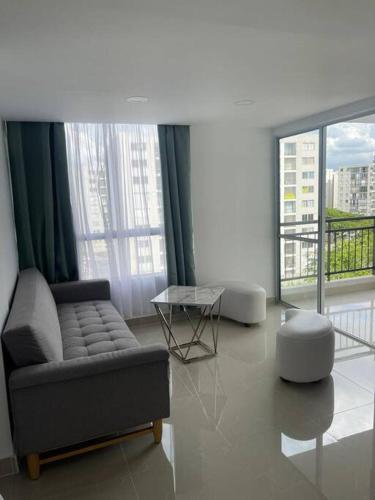 hermoso apartamento con piscina