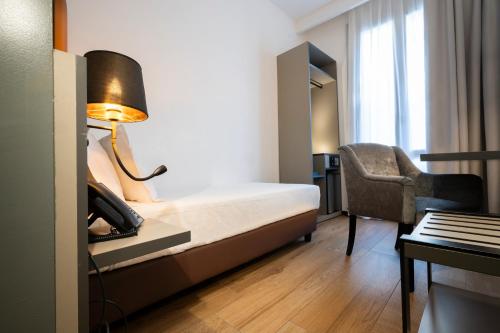 London Hotel - image 3