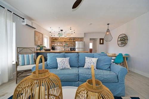 Beach Oasis with PlayStation, BBQ, Beach and Baby gear in Fort Lauderdale, USA