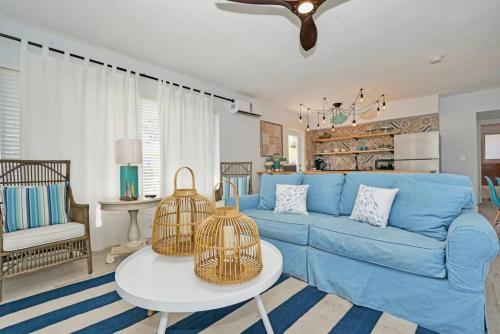 Beach Oasis with PlayStation, BBQ, Beach and Baby gear in Fort Lauderdale, USA