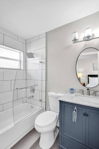Poinciana Getaway 1BR Apartment Near FLL Airport in Fort Lauderdale, USA
