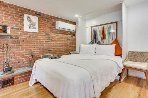 Cozy Valley Stream Studio, 20 Mi to Times Square! in Laurelton, USA