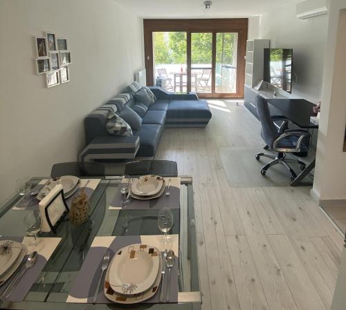 Sano Apartman, Budapest