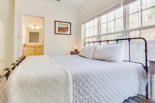 Spacious Mountain Escape near Mount Mitchell! - main image