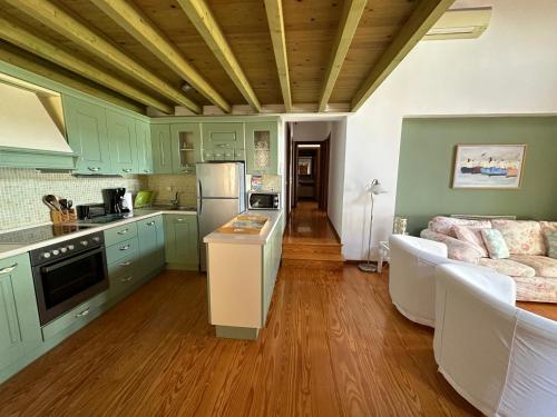 Elia Pilio Villas in Pinakates