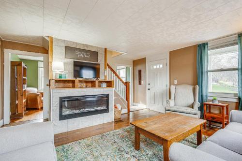 . Quiet Port Royal Home w/ Deck, Near Juniata River!