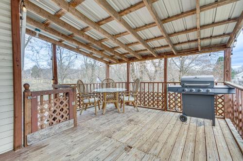 Quiet Port Royal Home with Deck, Near Juniata River! in Mifflintown, USA