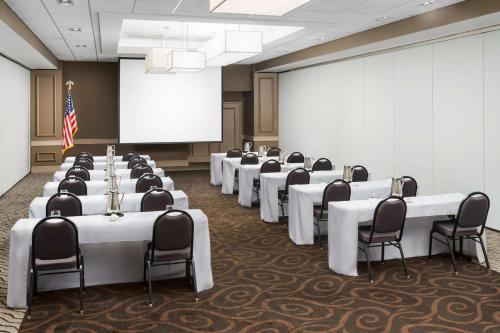 DoubleTree by Hilton Hotel Cocoa Beach Oceanfront - image 3