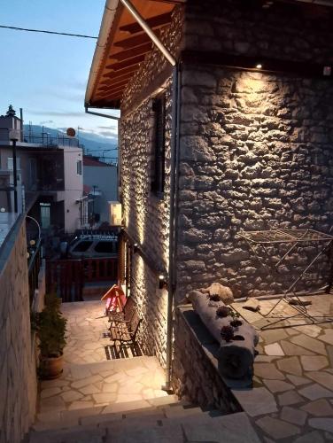 Αυθεντικό πετρινο στην Ναύπακτο, Nafpaktos (foto 2)