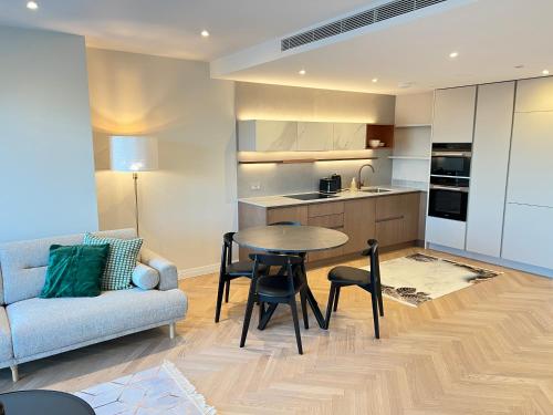 2 Bedroom Modern Family Flat-Apartment Fulham London