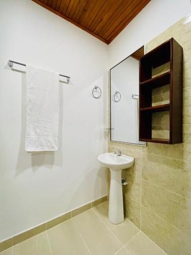 Bathroom, De Greiff House in San Jose Del Guaviare