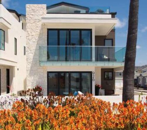 Luxury Oceanfront-Steps to Beach-Beautiful Sunset in Newport Beach, USA