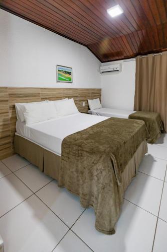 Standard Triple Room image 5