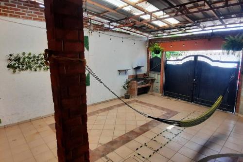 Casa AMPLIA en excelente UBICACIÓN! in Santa Julia, Mexico