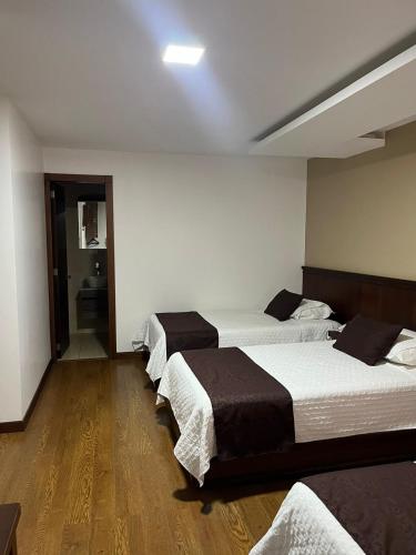 3 twin beds