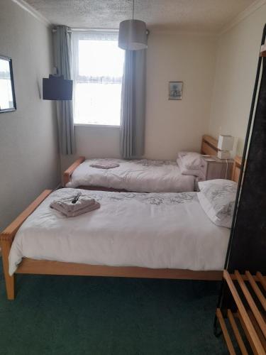 Lynton Hotel - image 12