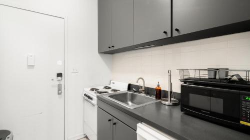 Apartment 223: Hells Kitchen in New York, USA