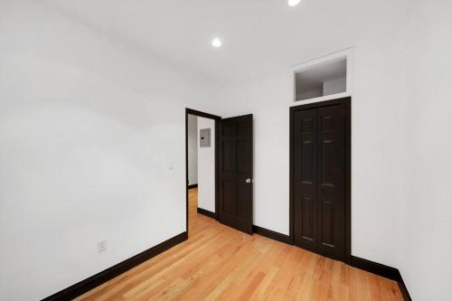 Apartment 717: East Village in New York, USA