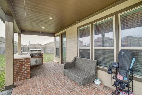 Lovely Richmond Home with Outdoor Kitchen and Grill! in Richmond, USA