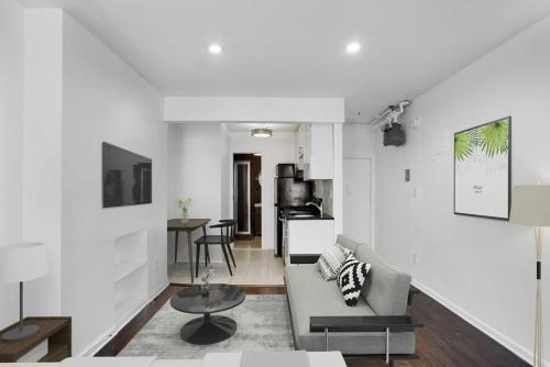 Apartment 407: East Village in New York, USA