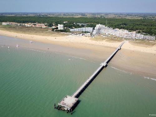 Appartement 2 Chambres - Spacieux, Face Mer, Parking Prive - FR-1-323-333 in La Paree Jesus