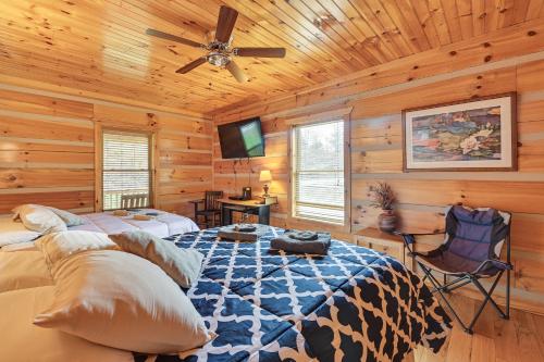 Pet-Friendly Cabin with WiFi in Daniel Boone NF - image 3