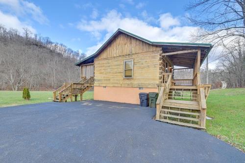 Pet-Friendly Cabin with WiFi in Daniel Boone NF - image 9