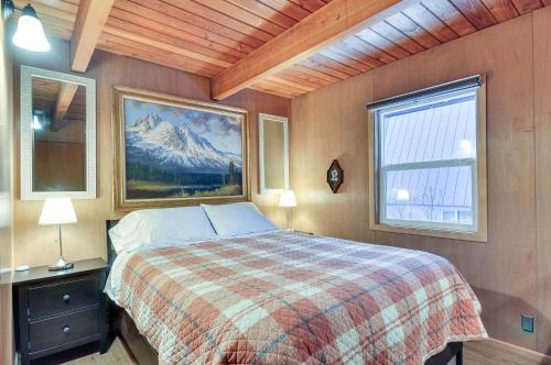 Inviting Mt Hood Cabin with Deck 1 Mi to Skibowl! - image 14